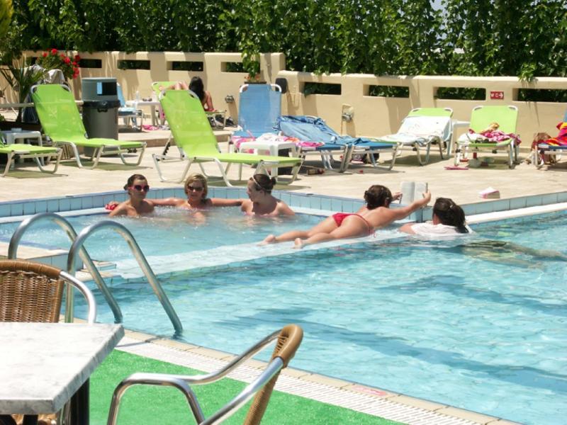 Nikos Hotel Mália Kültér fotó